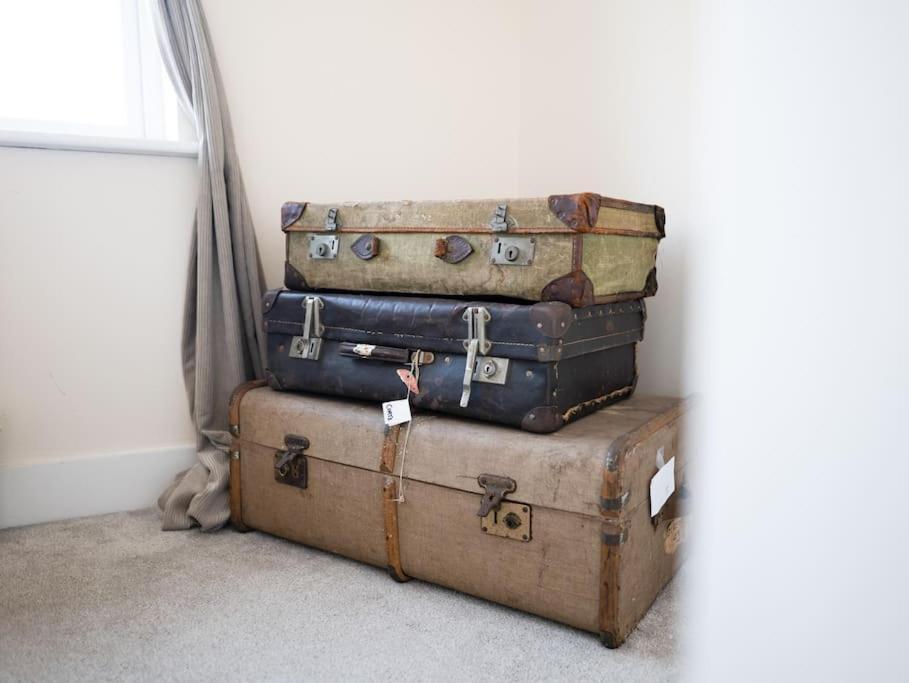 Charming Cottage Getaway In Altrincham Eksteriør bilde